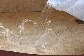 秦淮漏水维修 免砸砖防水材料该如何施工